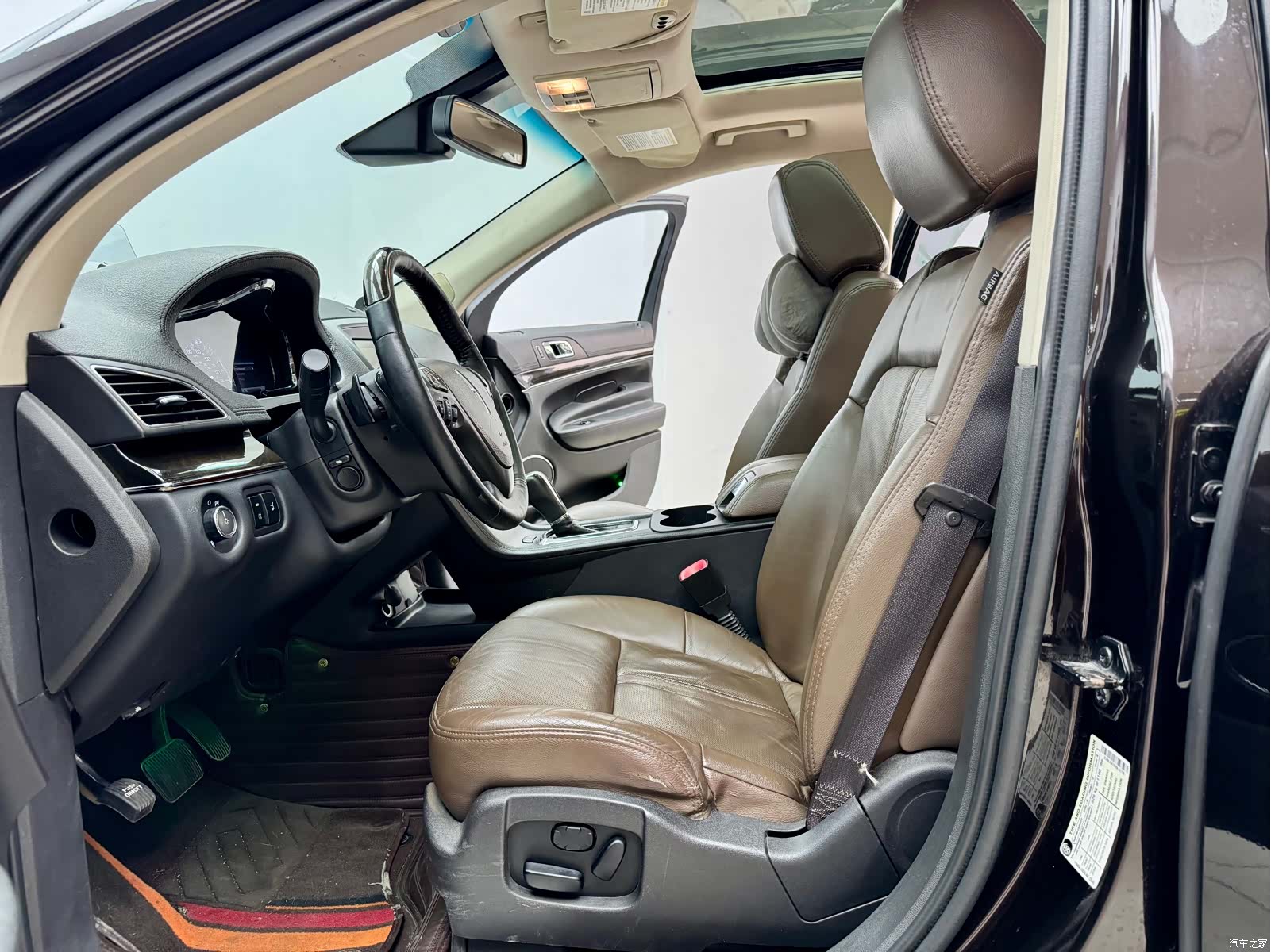 Lincoln MKT, 2014 4