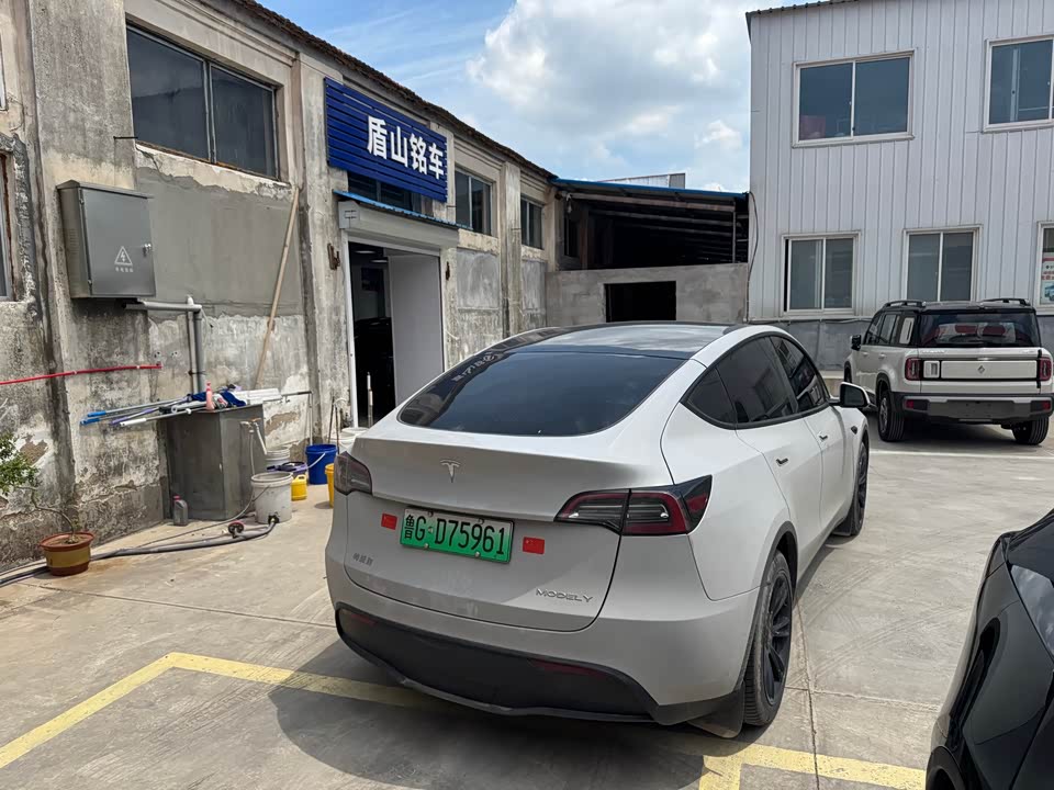 Tesla Model Y Tesla Model Y