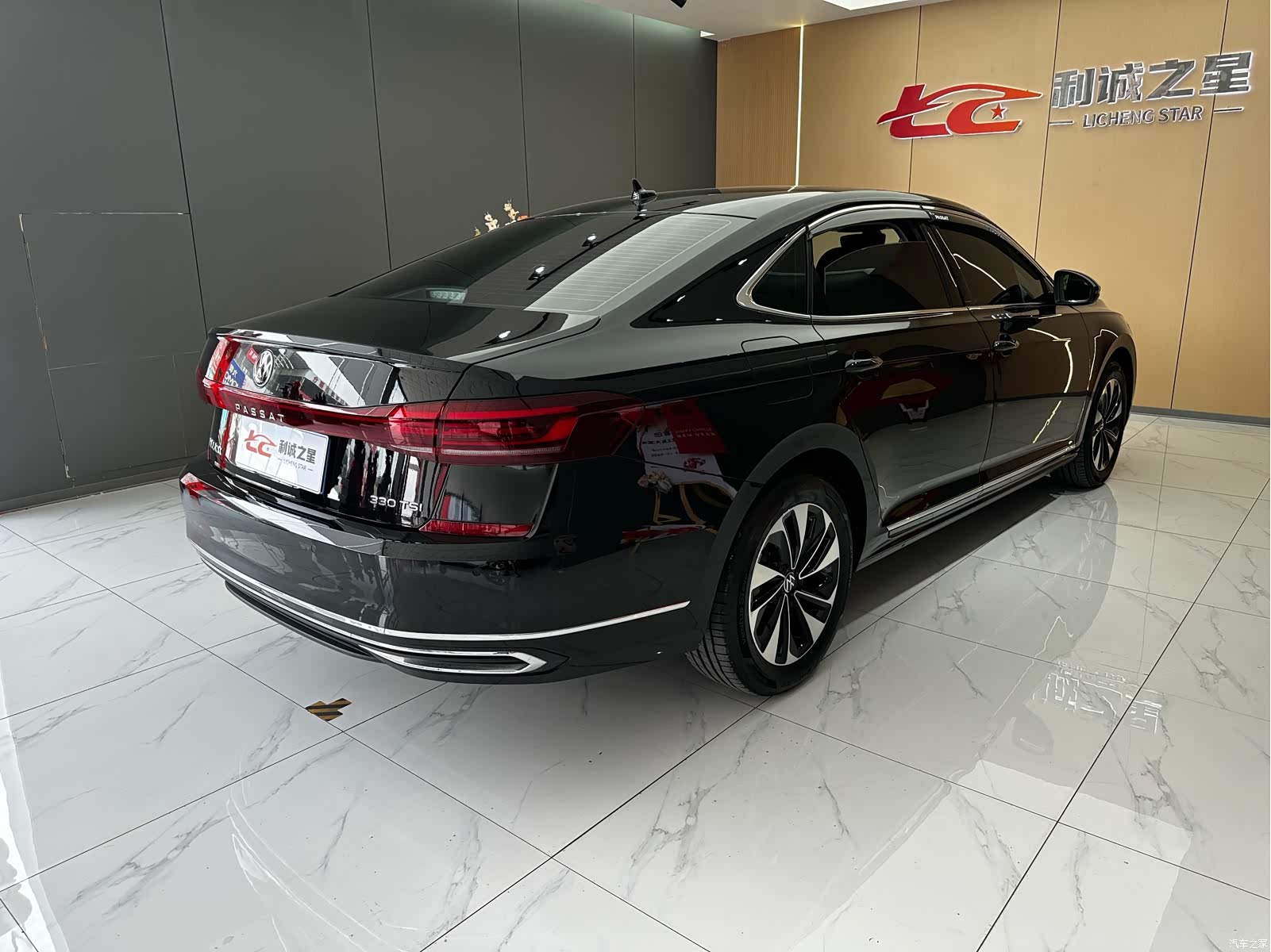 Volkswagen Passat, 2023 4