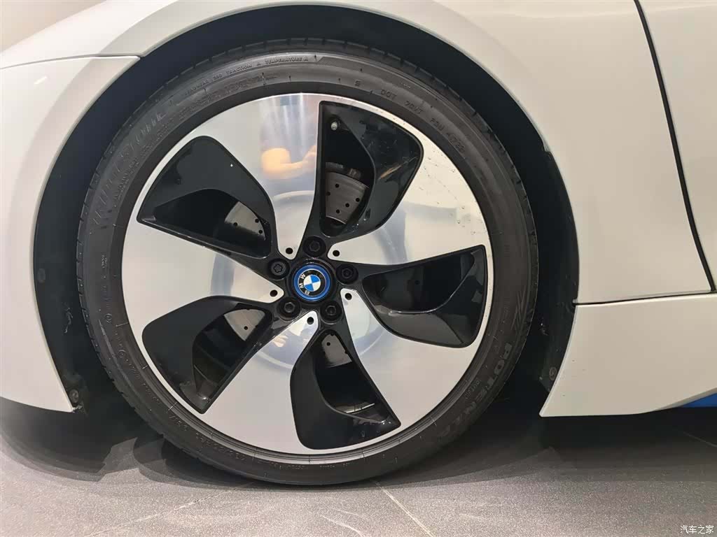 BMW i8, 2016 14