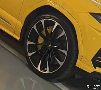 Lamborghini Urus, 2019 9