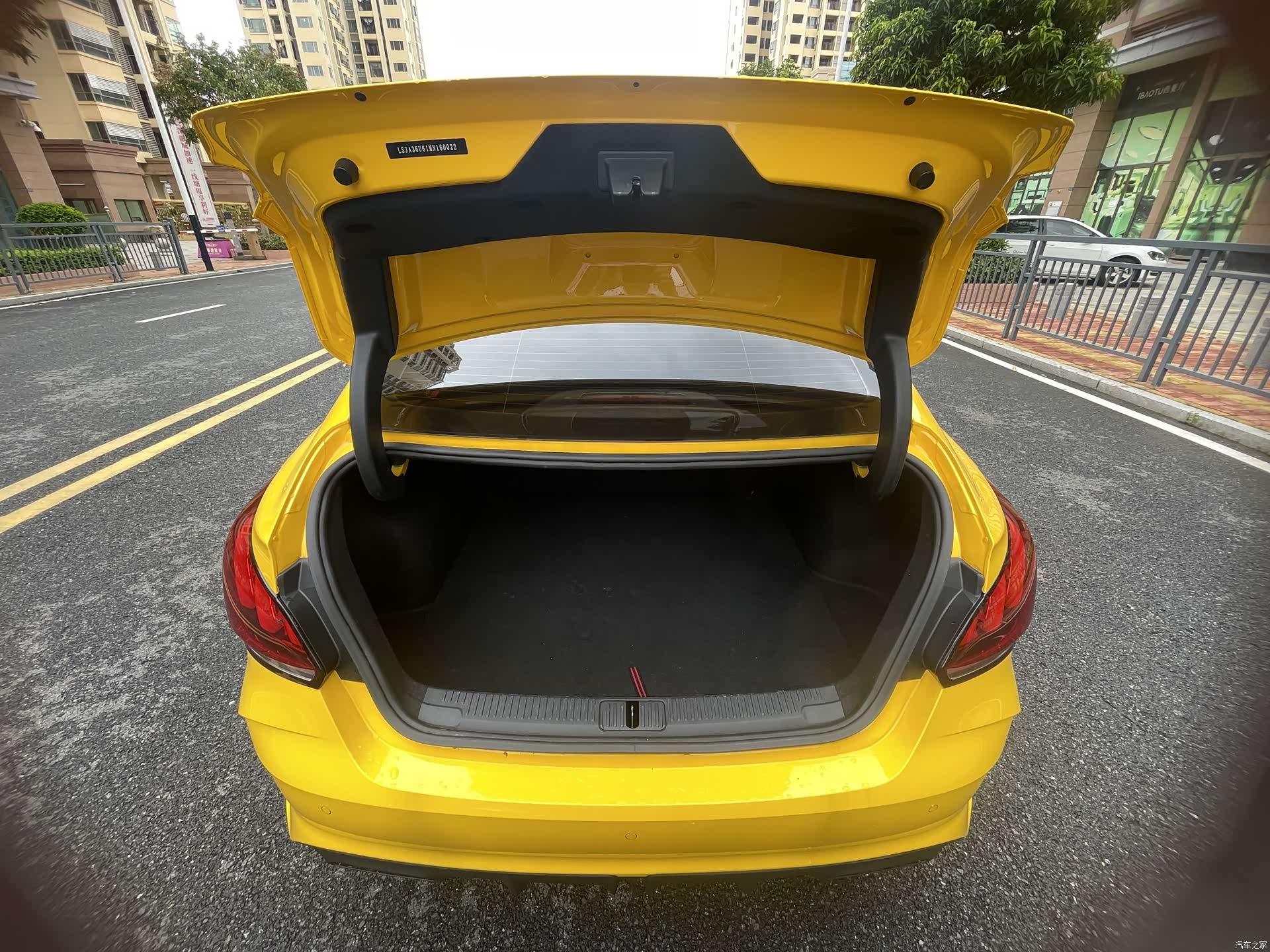 MG MG5, 2022 19