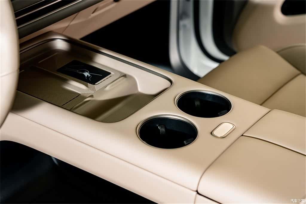 Li Auto i8, 2026 13