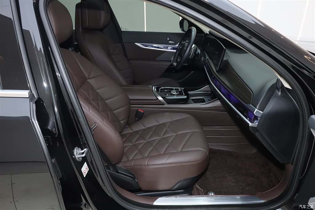 BMW 7 Series, 2024 14