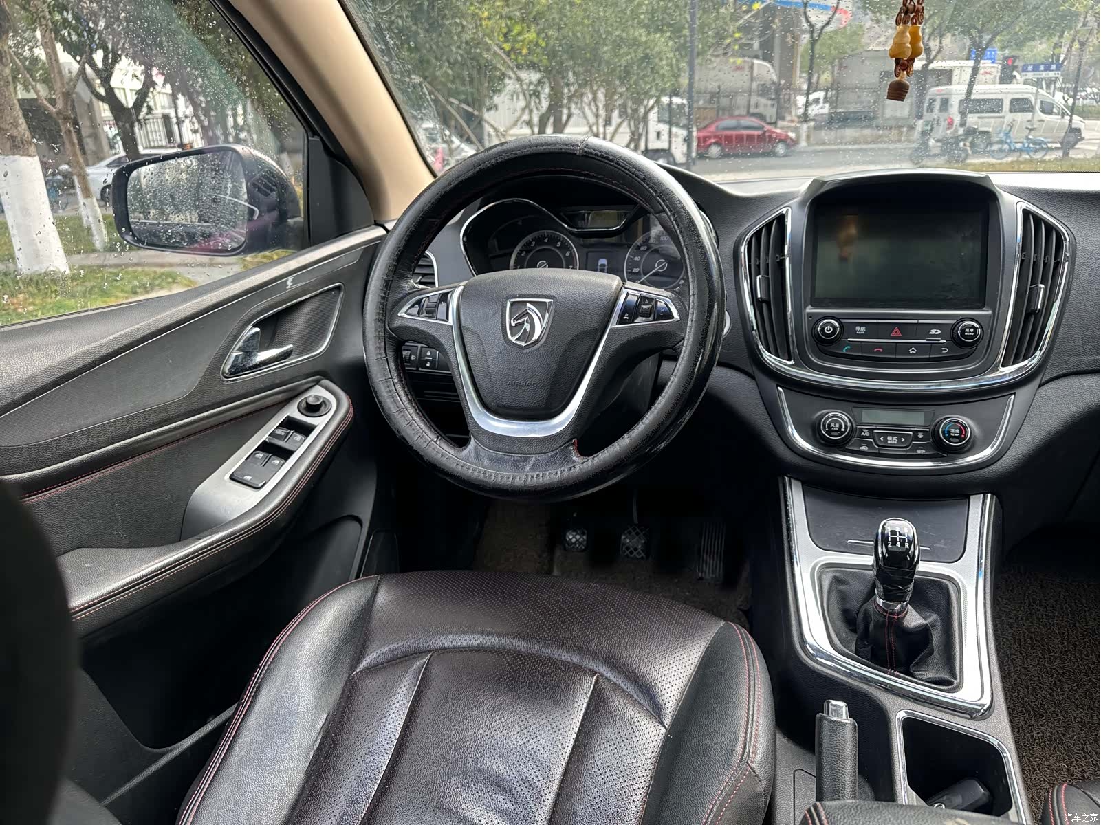 Wuling 560, 2016 12