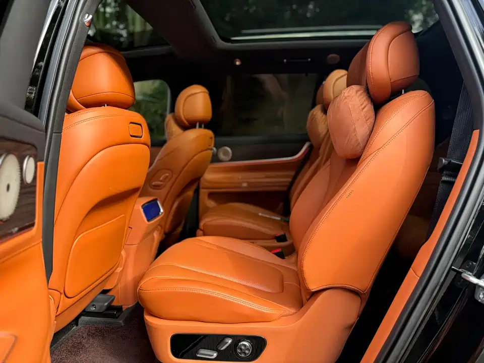 AITO Ask the world M9