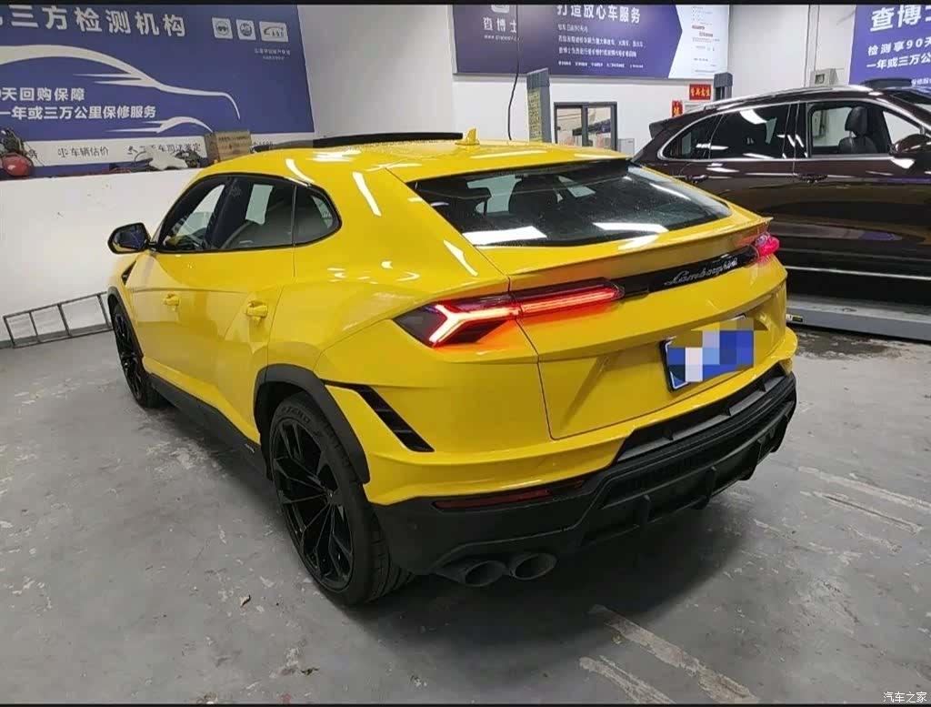 Lamborghini Urus, 2023 2