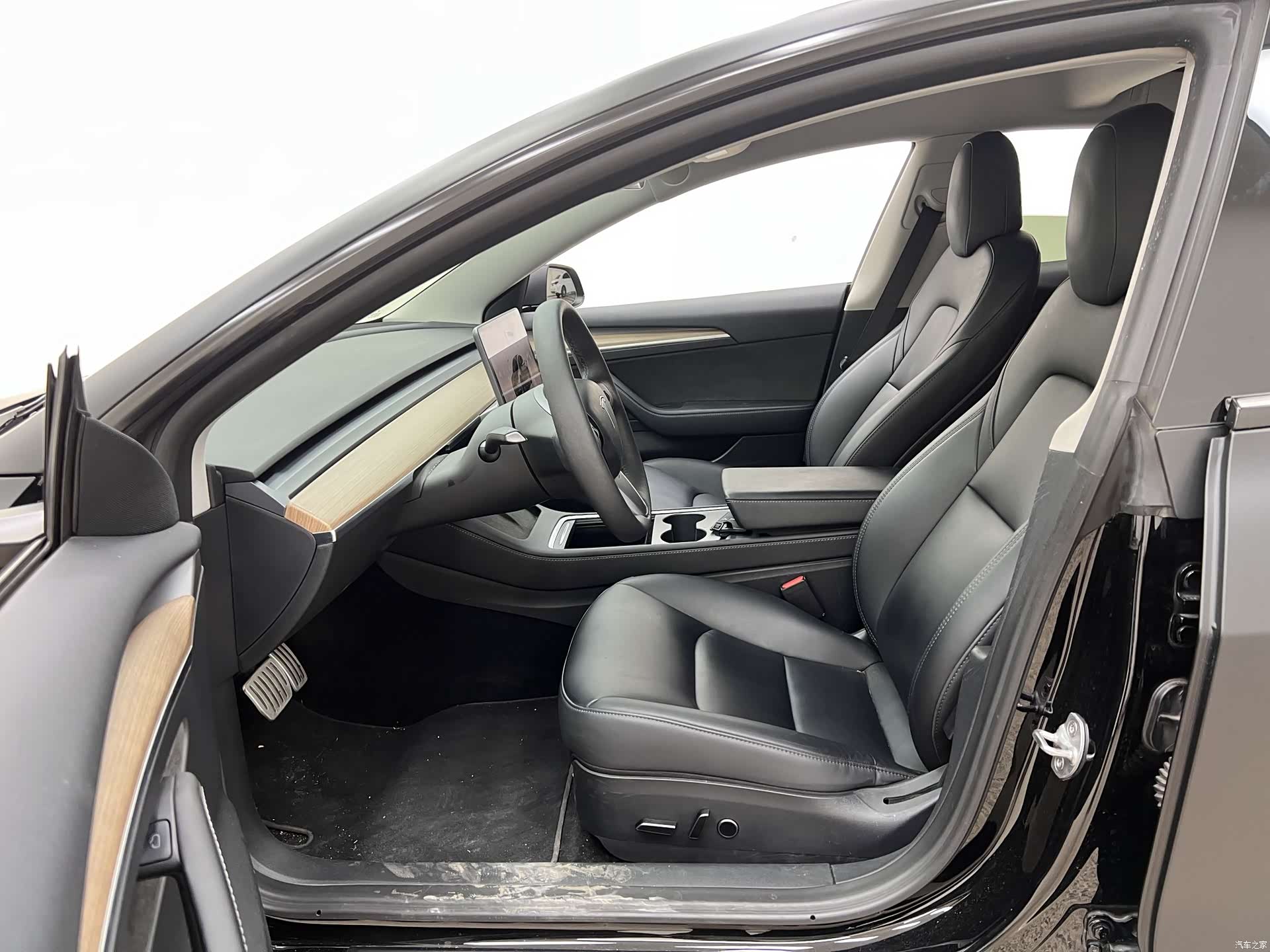 Tesla Model 3, 2023 15