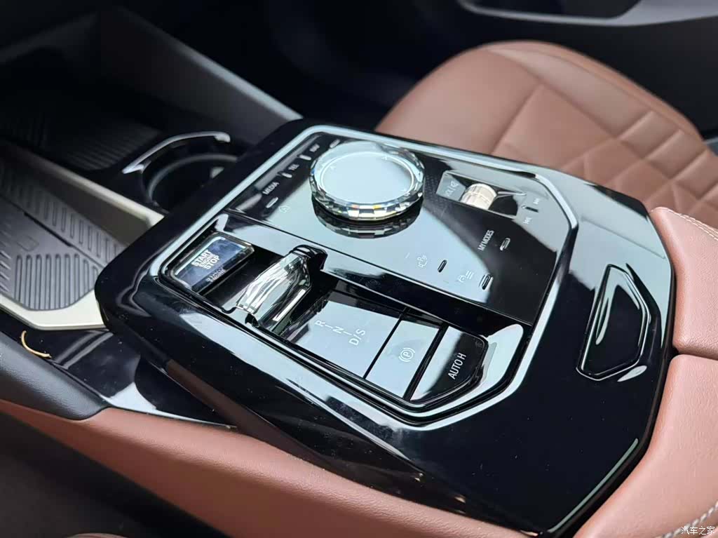 BMW 5 Series, 2024 11