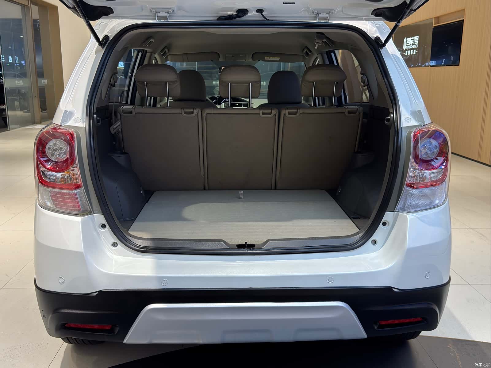 Toyota 180E, 2016 24