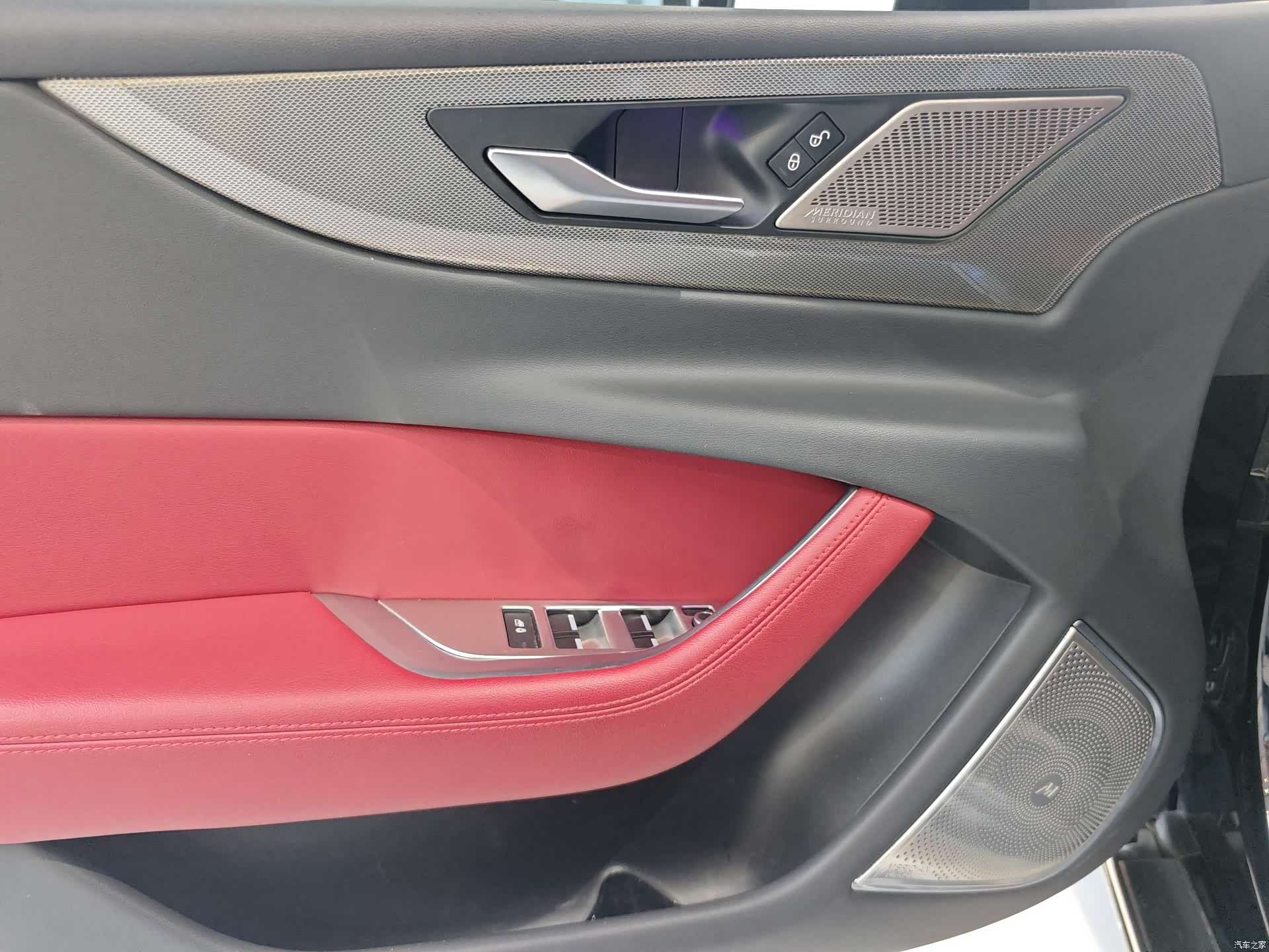 Land Rover XEL, 2021 6