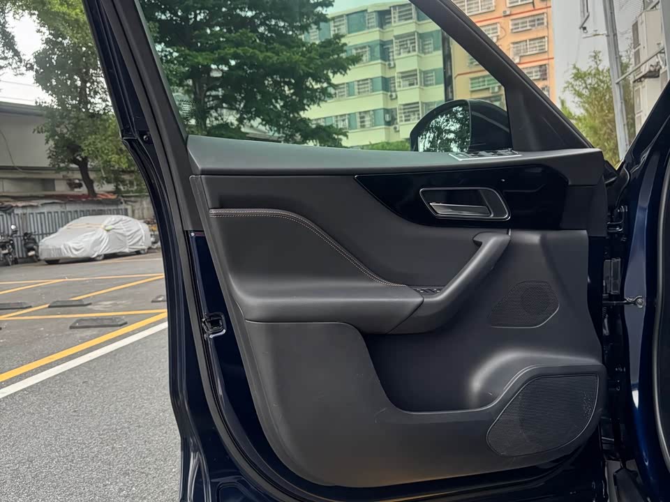 Jaguar F-PACE Jaguar F-PACE