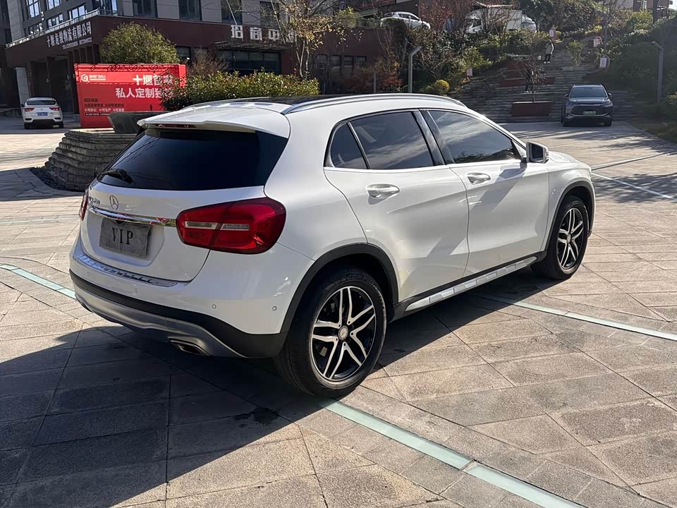 Mercedes-Benz GLA