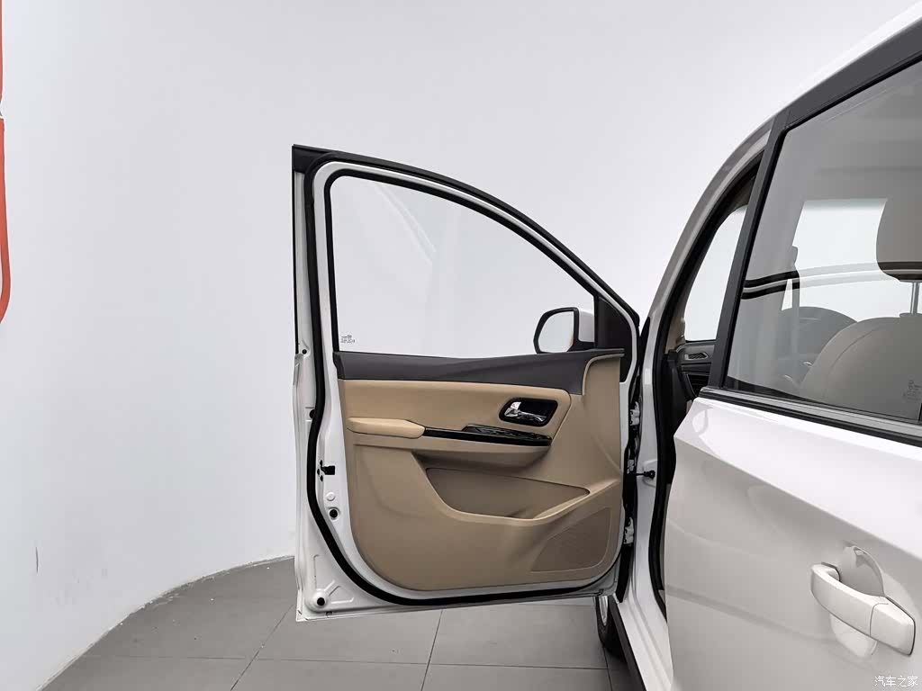 Wuling Hongguang, 2016 8