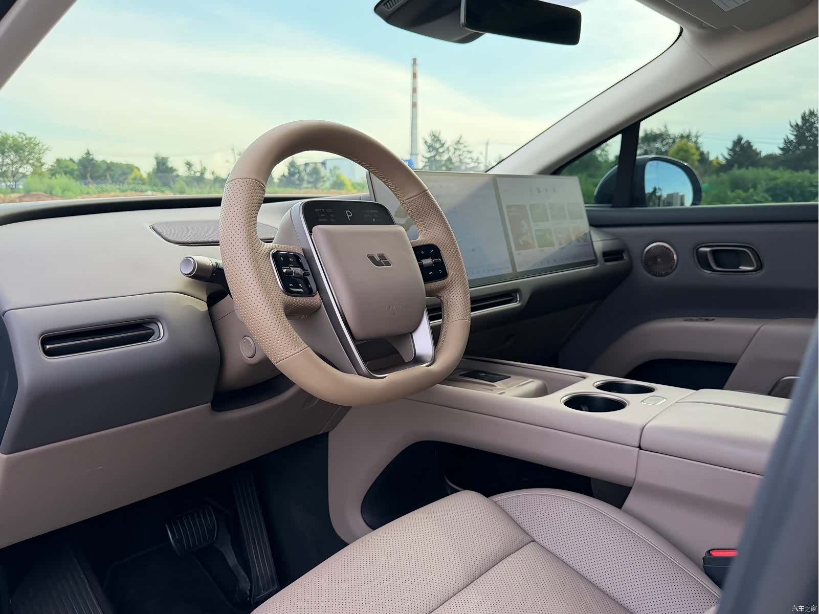 Li Auto i8, 2025 7
