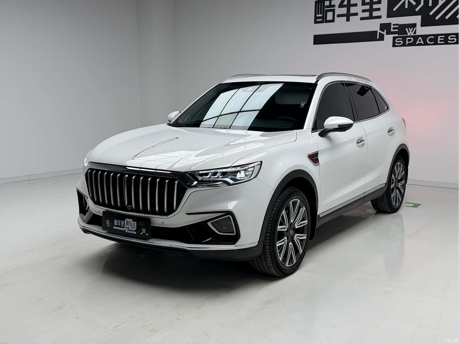 Hongqi HS5, 2022 1