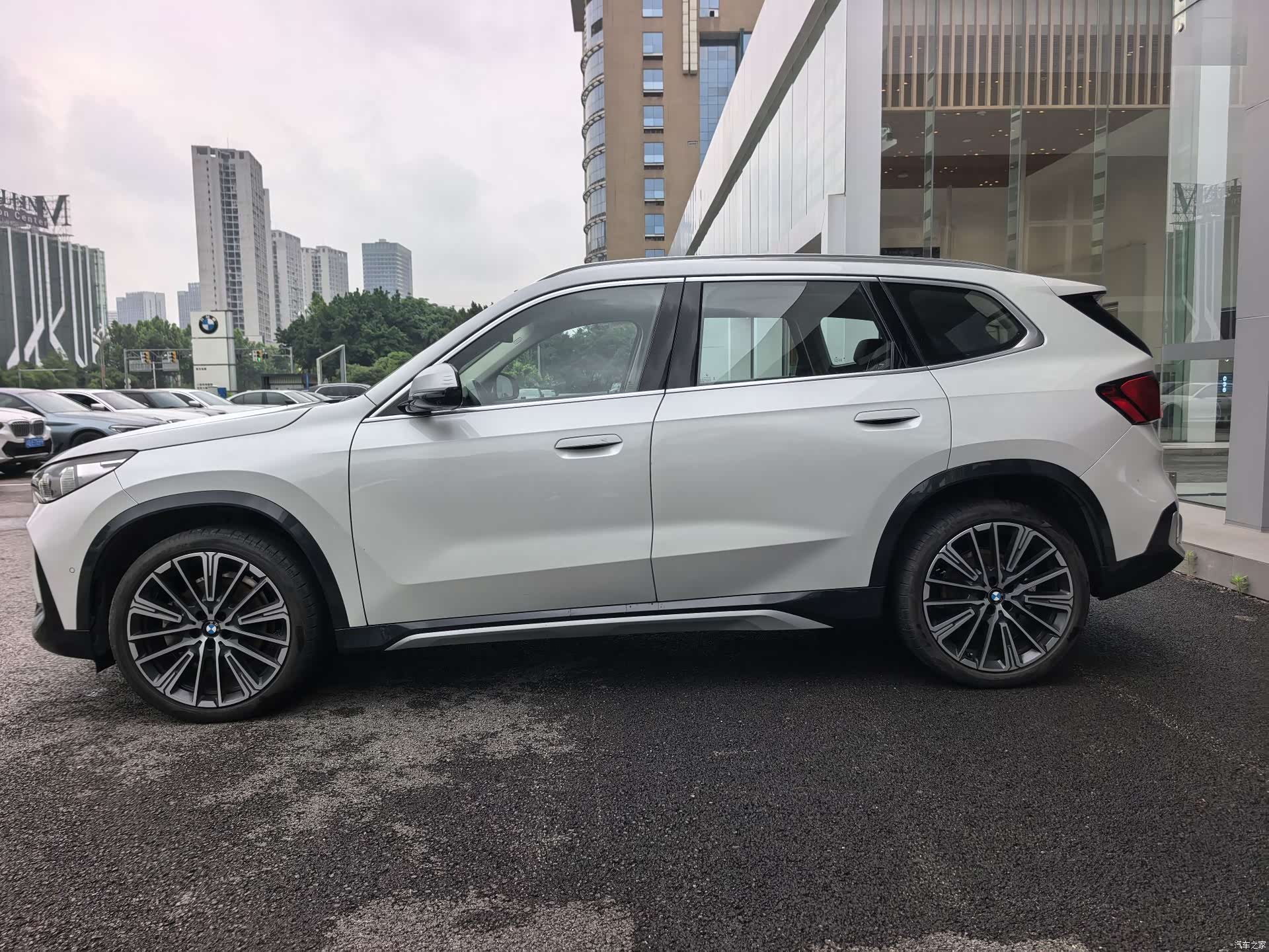 BMW X1, 2023 все фото