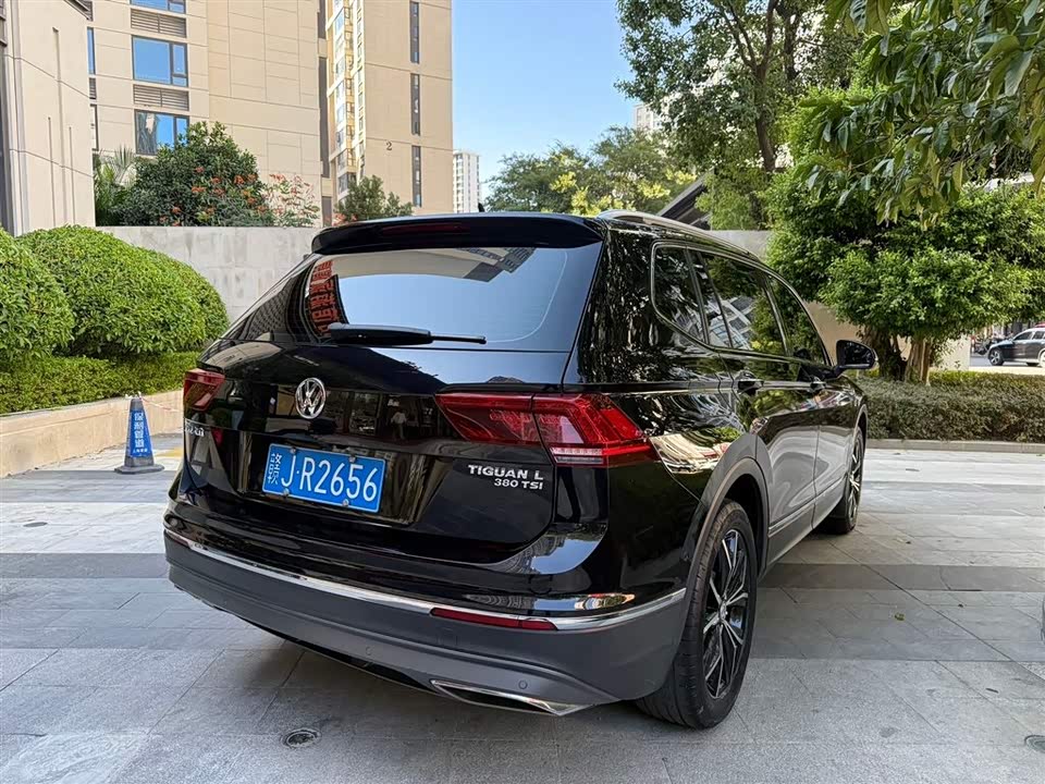 Volkswagen Tiguan L