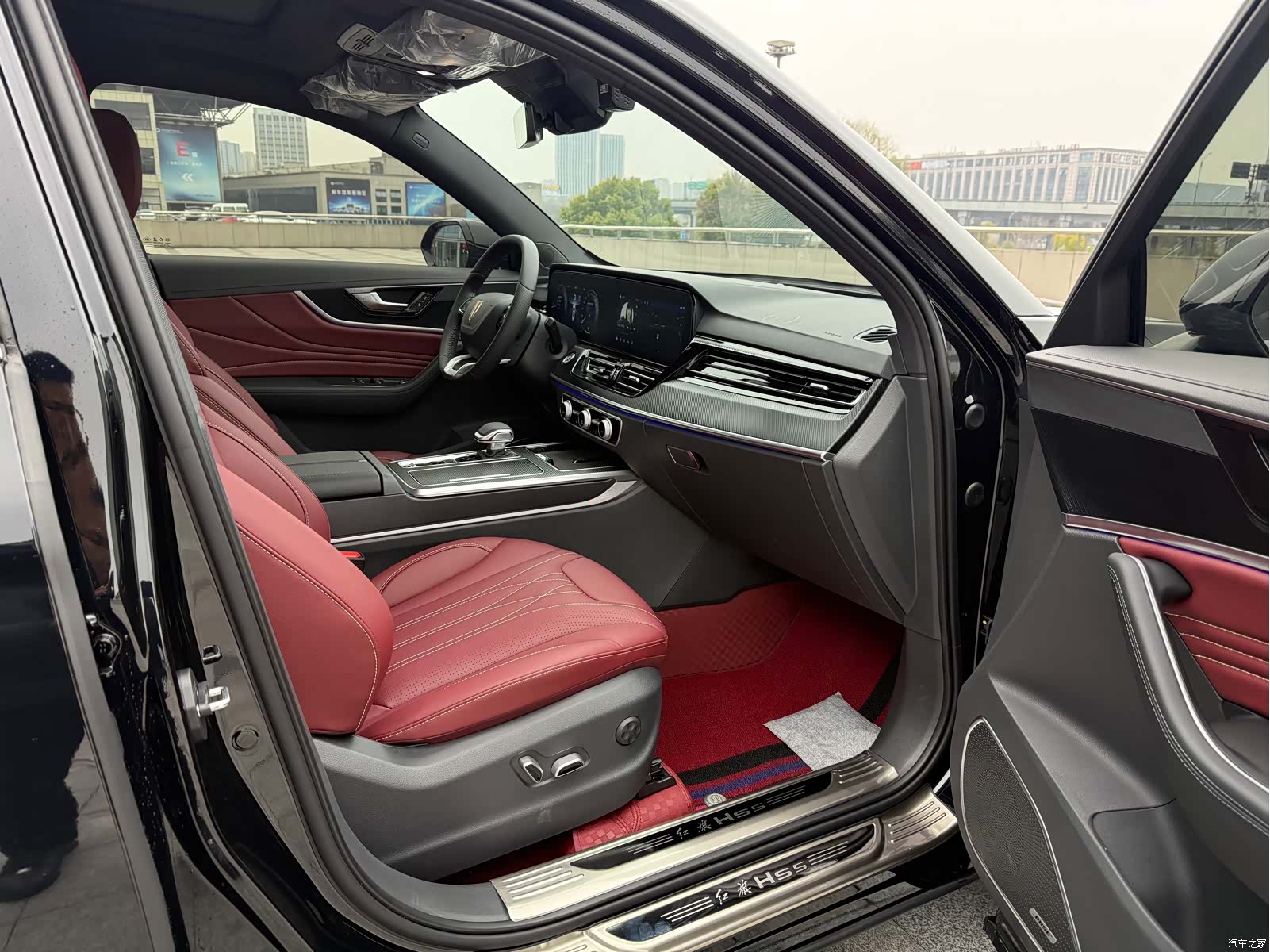 Hongqi HS5, 2025 17