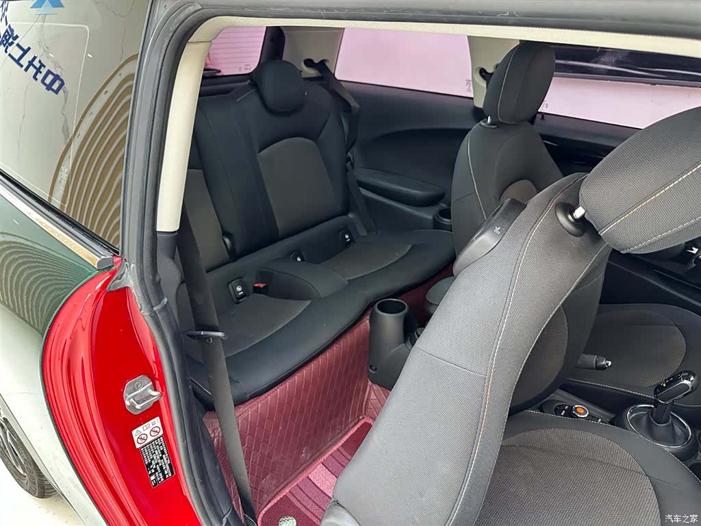 Mini ONE, 2019 19