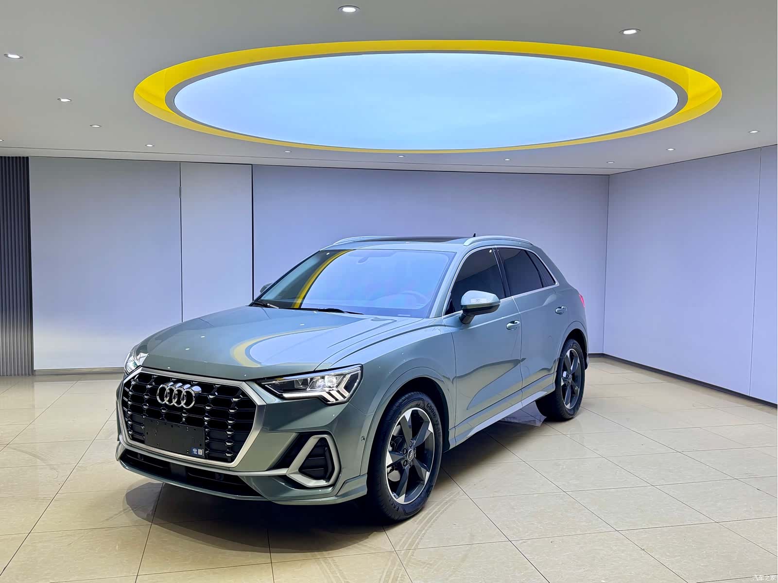 Audi Q3, 2023 1