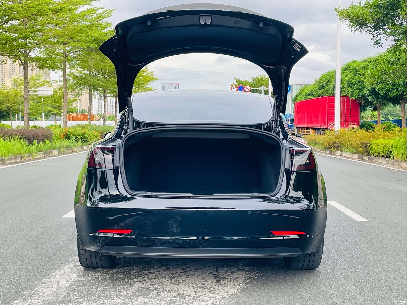 Tesla Model 3, 2021 9