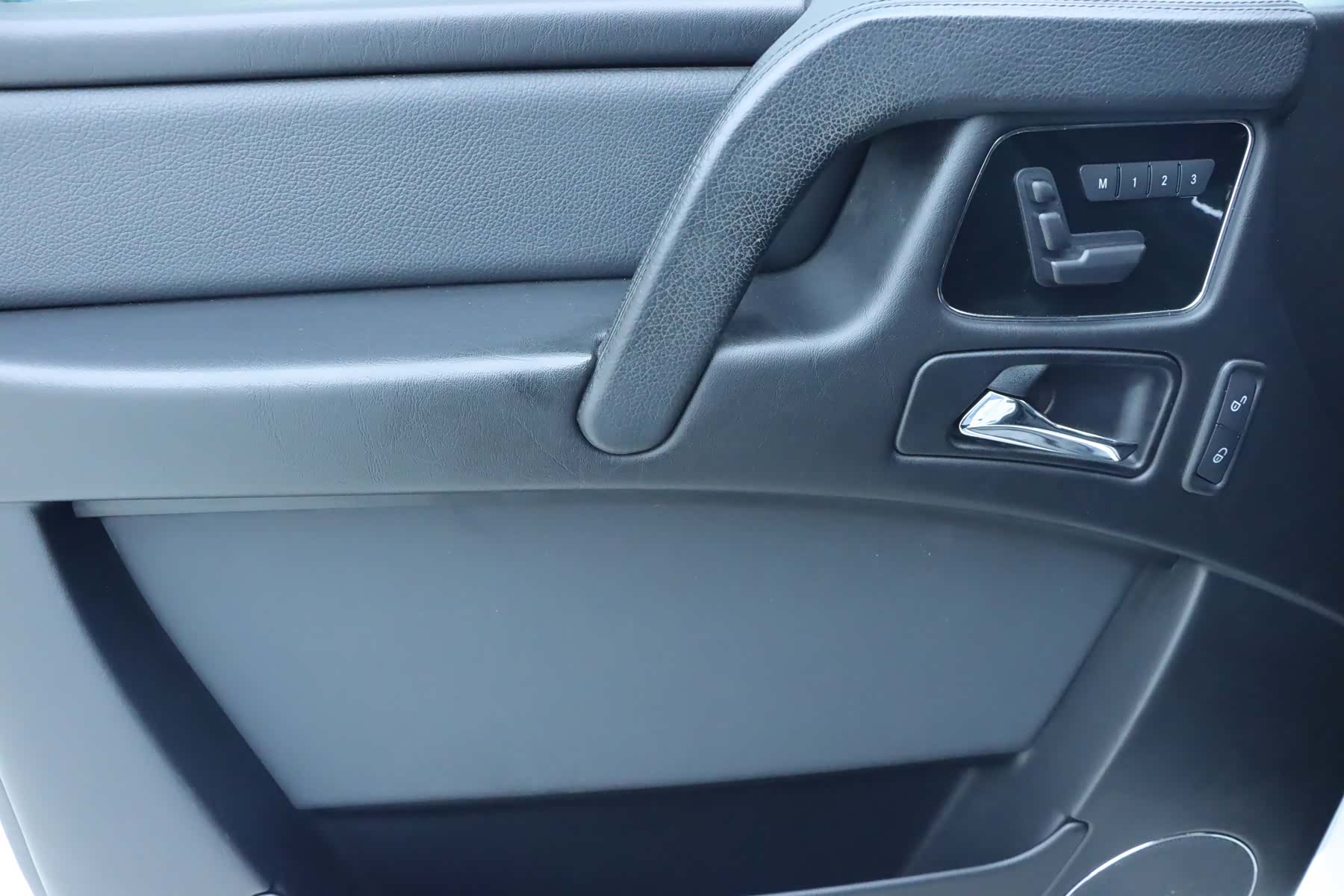Mercedes-Benz G-Class, 2015 11