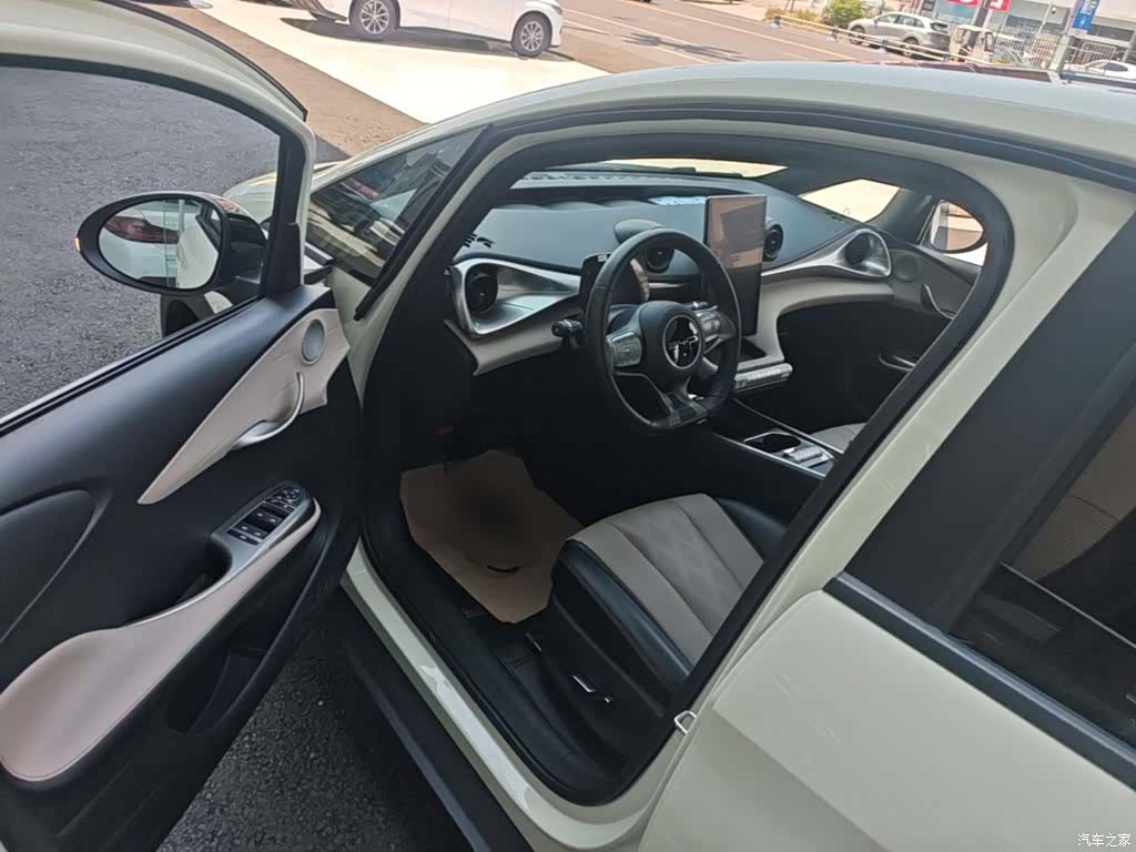 BYD Dolphin, 2024 16