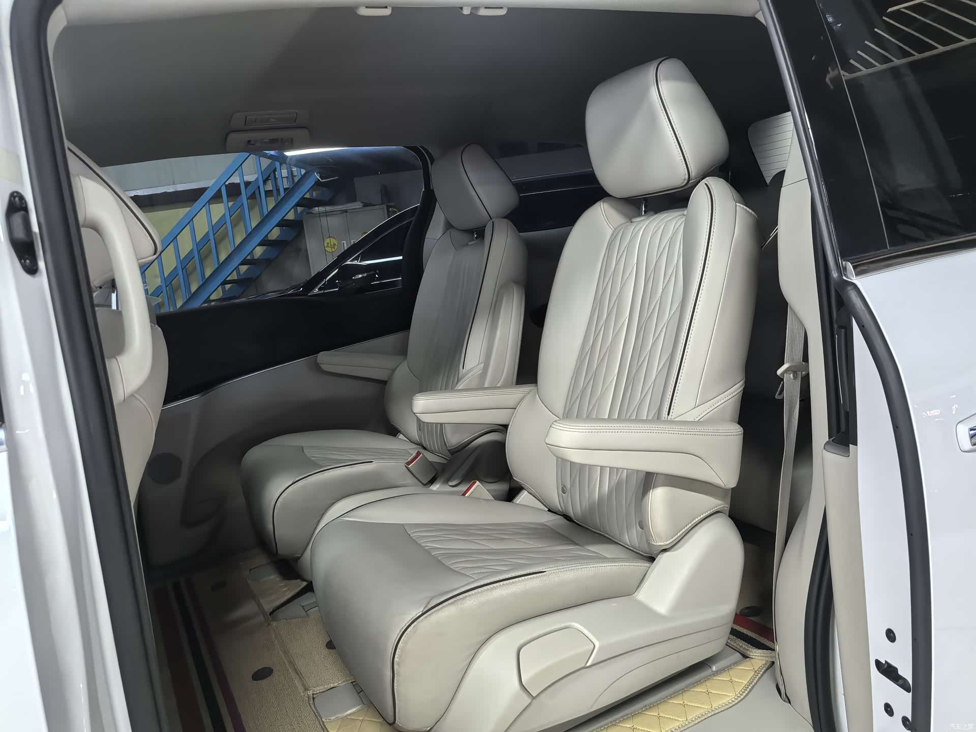 Buick GL8, 2022 11