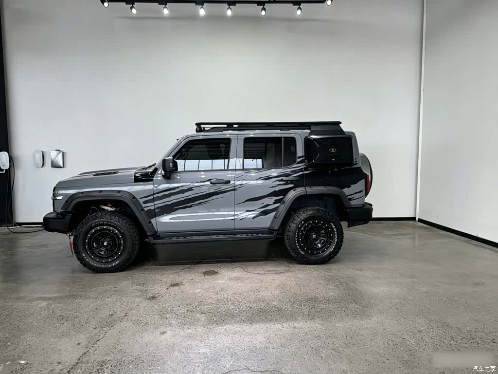 Tank 300, 2023 9