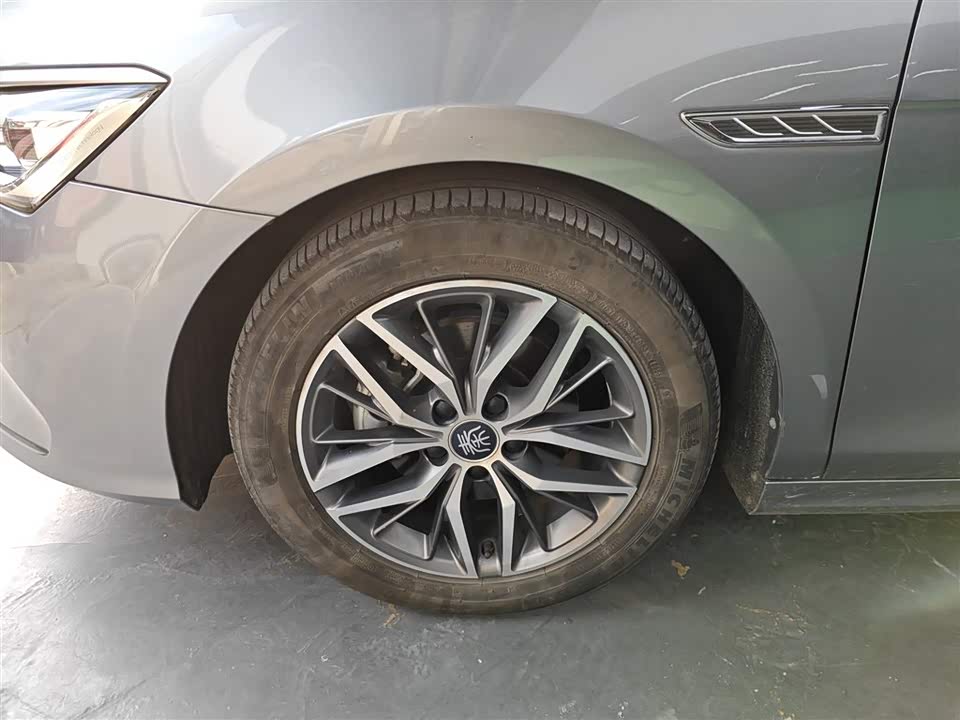 BYD Qin Yuan BYD Qin Yuan