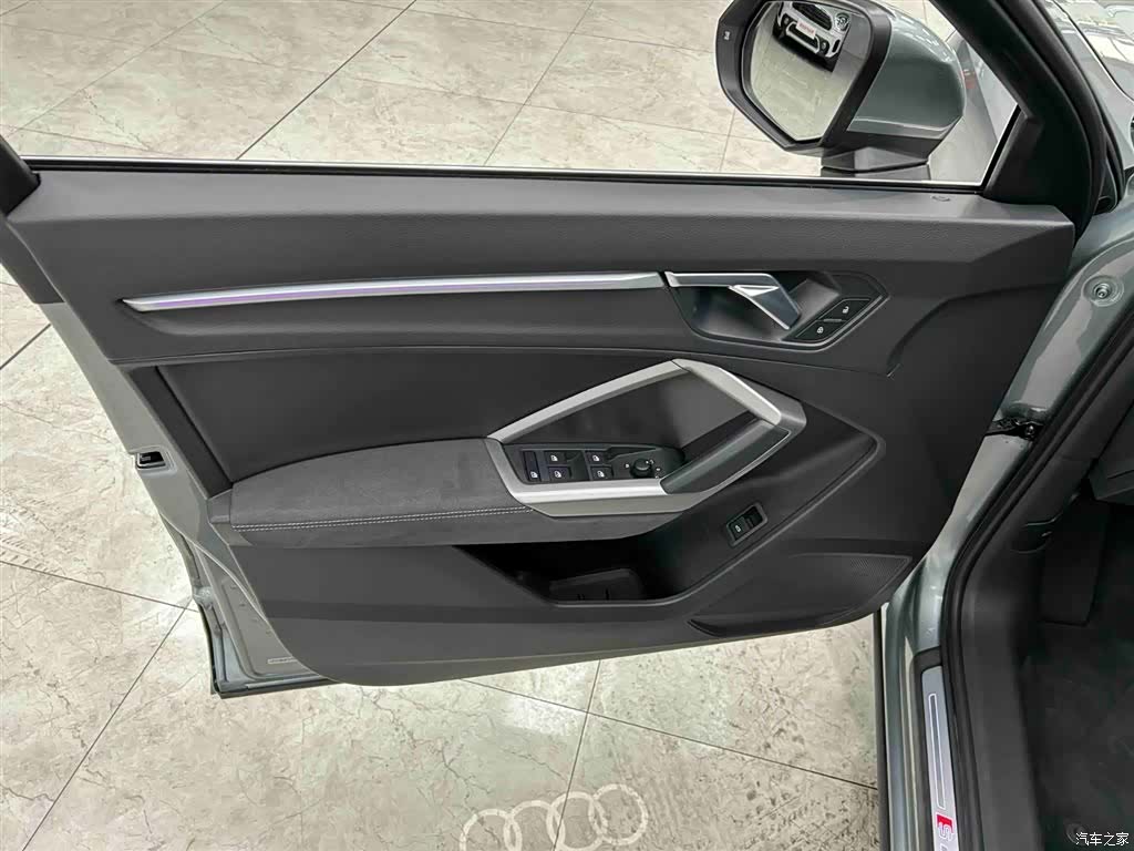 Audi Q3, 2022 10