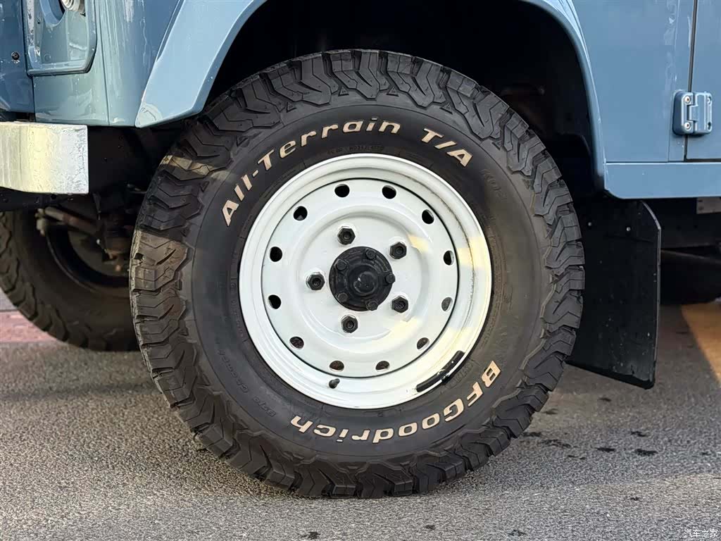 Land Rover Defender, 2011 20