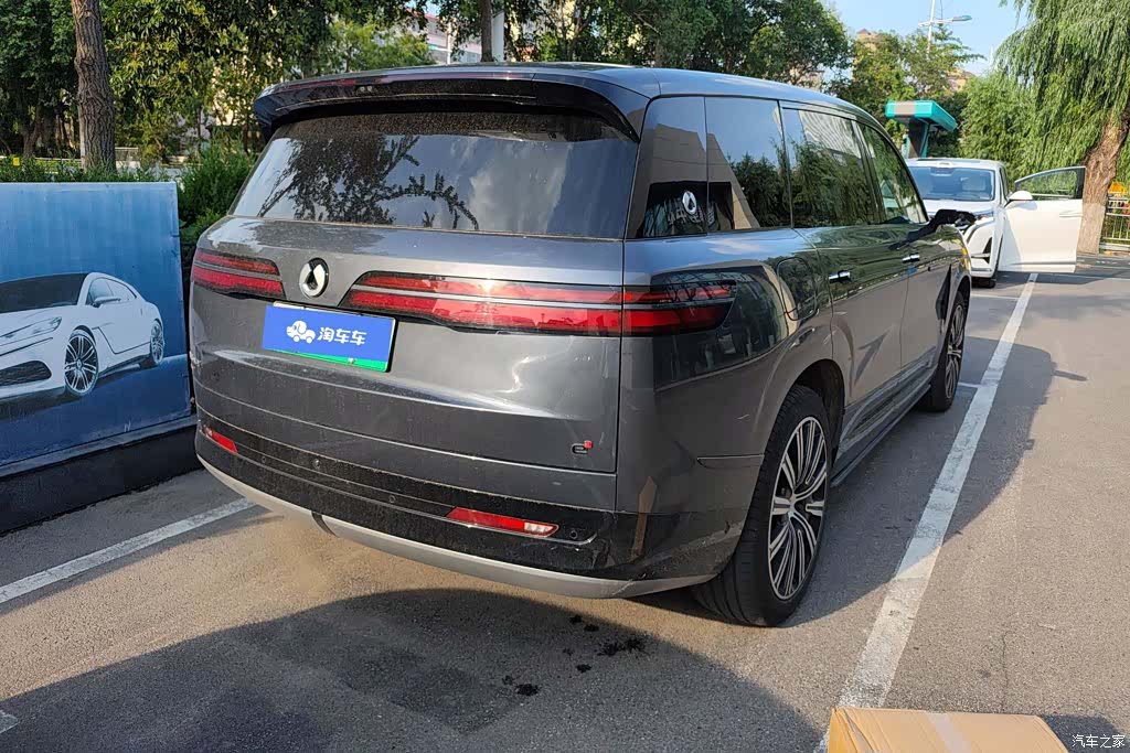 Denza N9, 2025 3