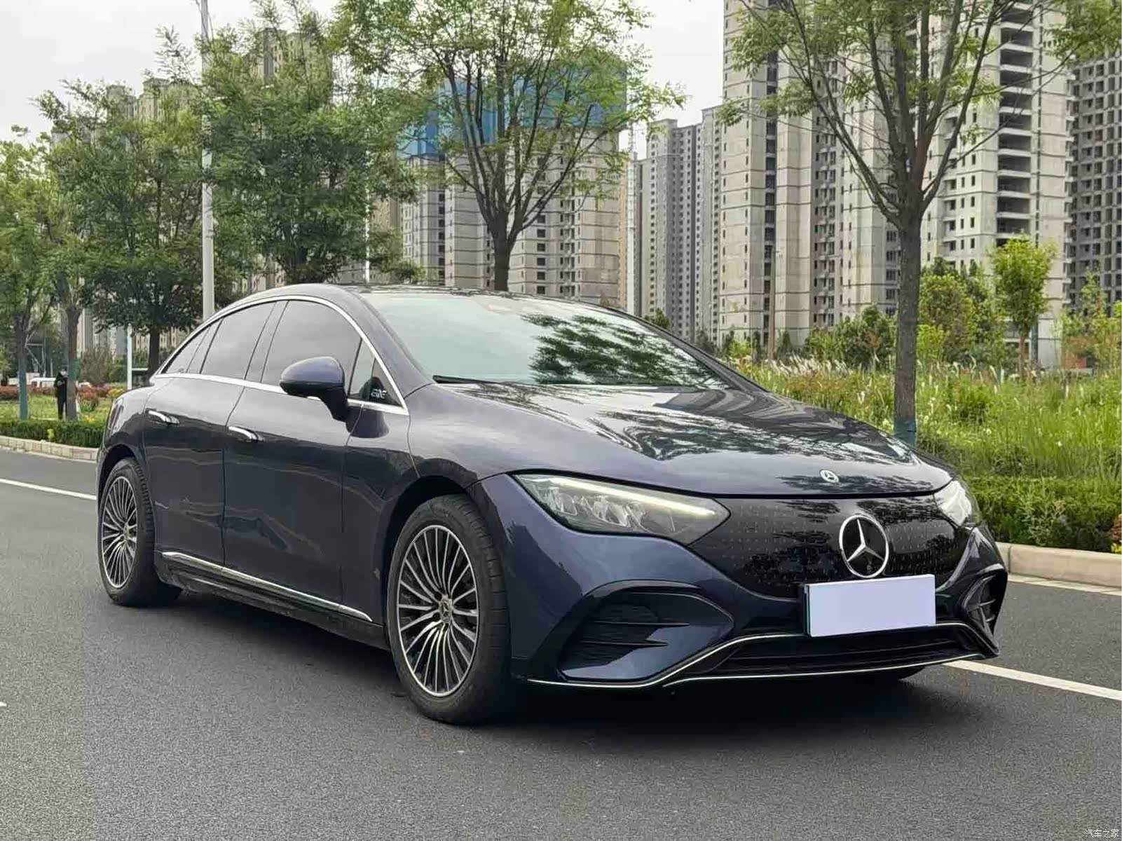 Mercedes-Benz EQE, 2024 3
