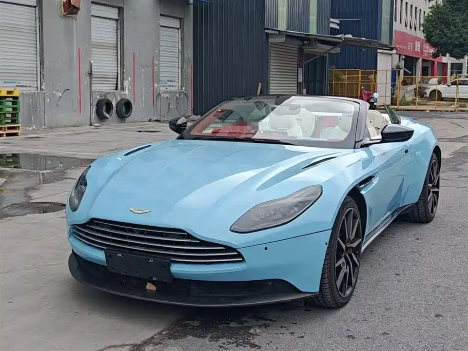Aston Martin DB11