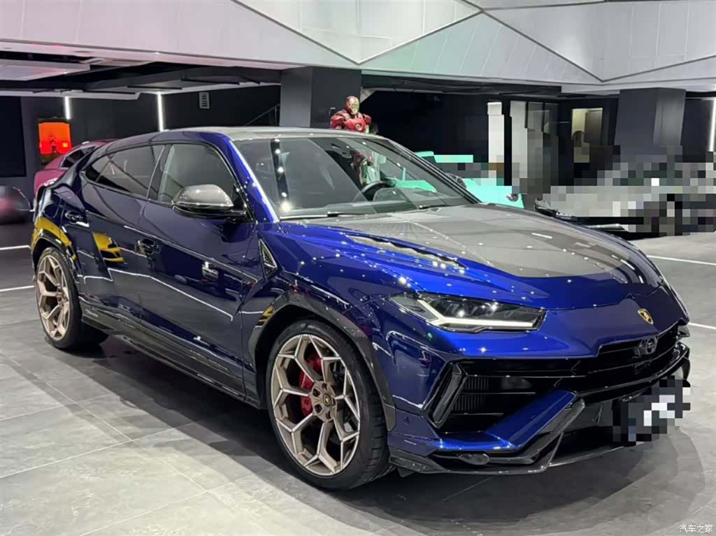 Lamborghini Urus, 2023 2
