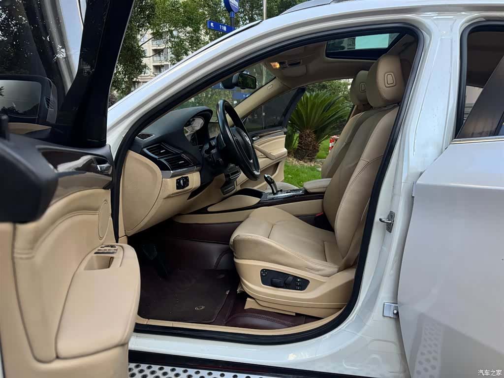 BMW X6, 2011 10