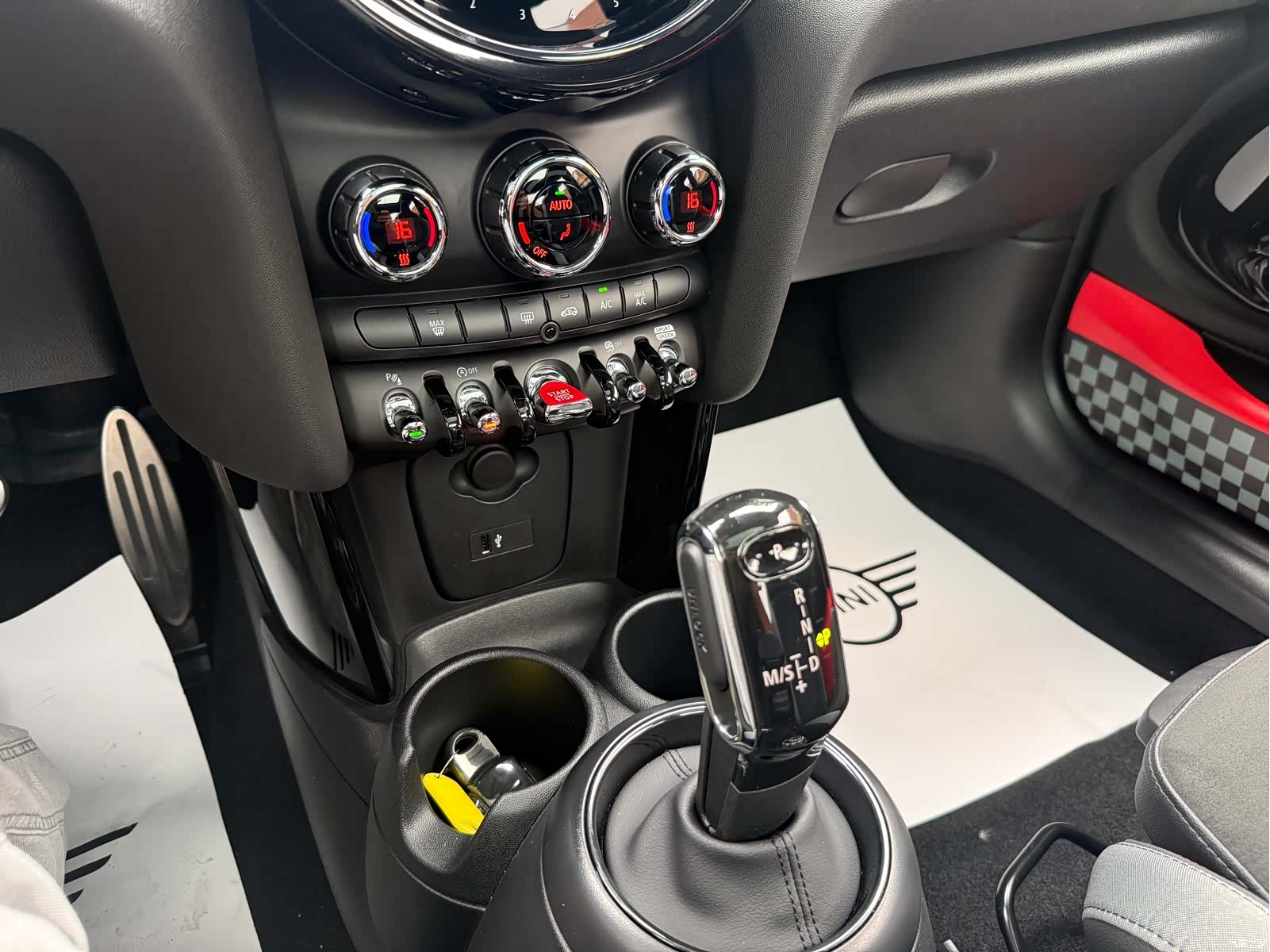 Mini Cooper, 2024 18