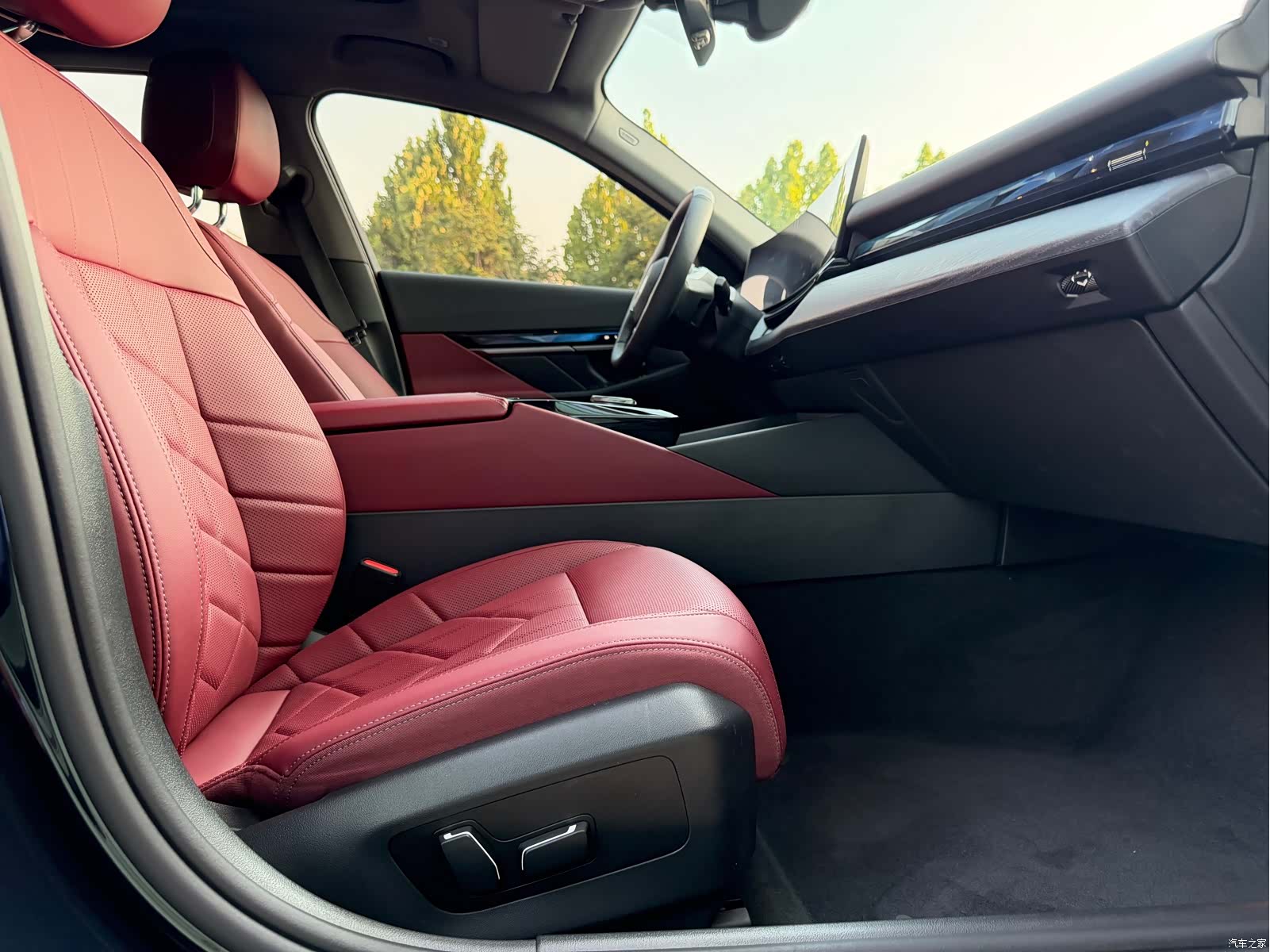 BMW i5, 2024 21