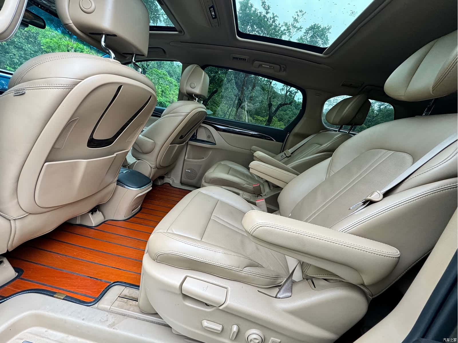 Buick GL8, 2017 6