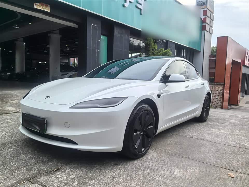 Tesla Model 3 Tesla Model 3