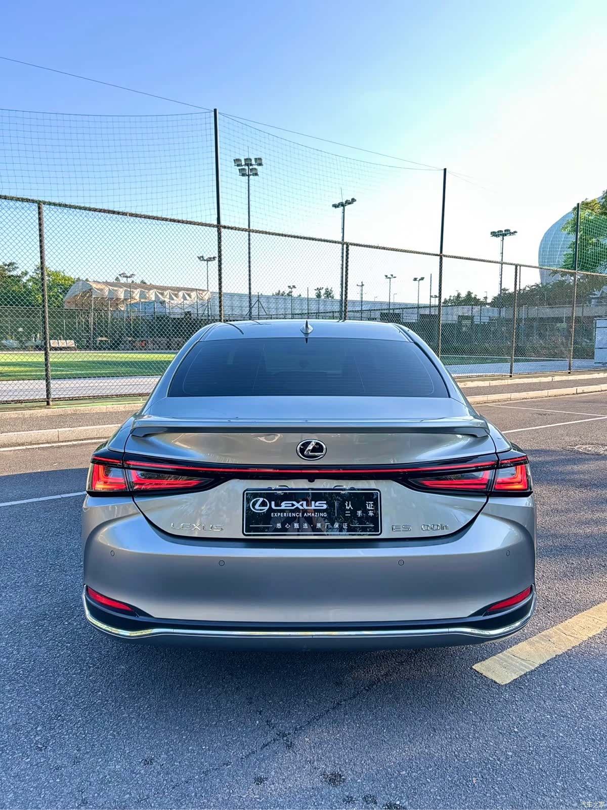 Lexus ES, 2025 4