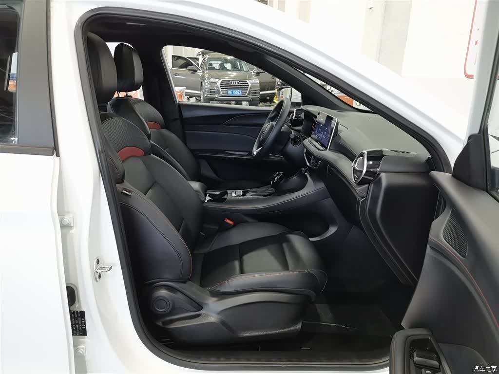 MG MG5, 2025 23