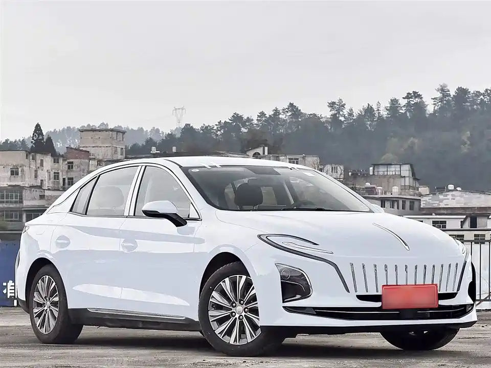 Hongqi E-QM5