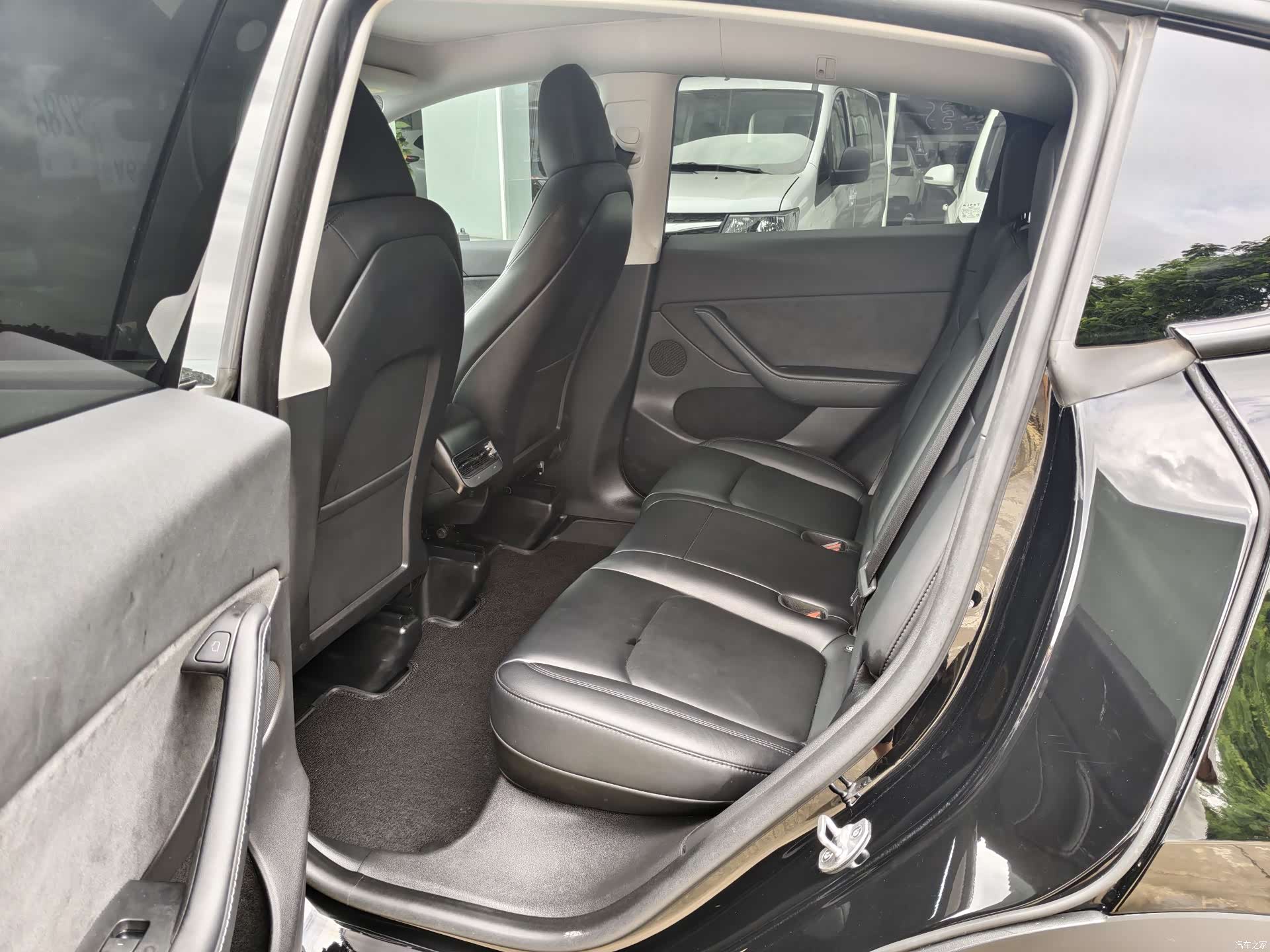 Tesla Model Y, 2023 7