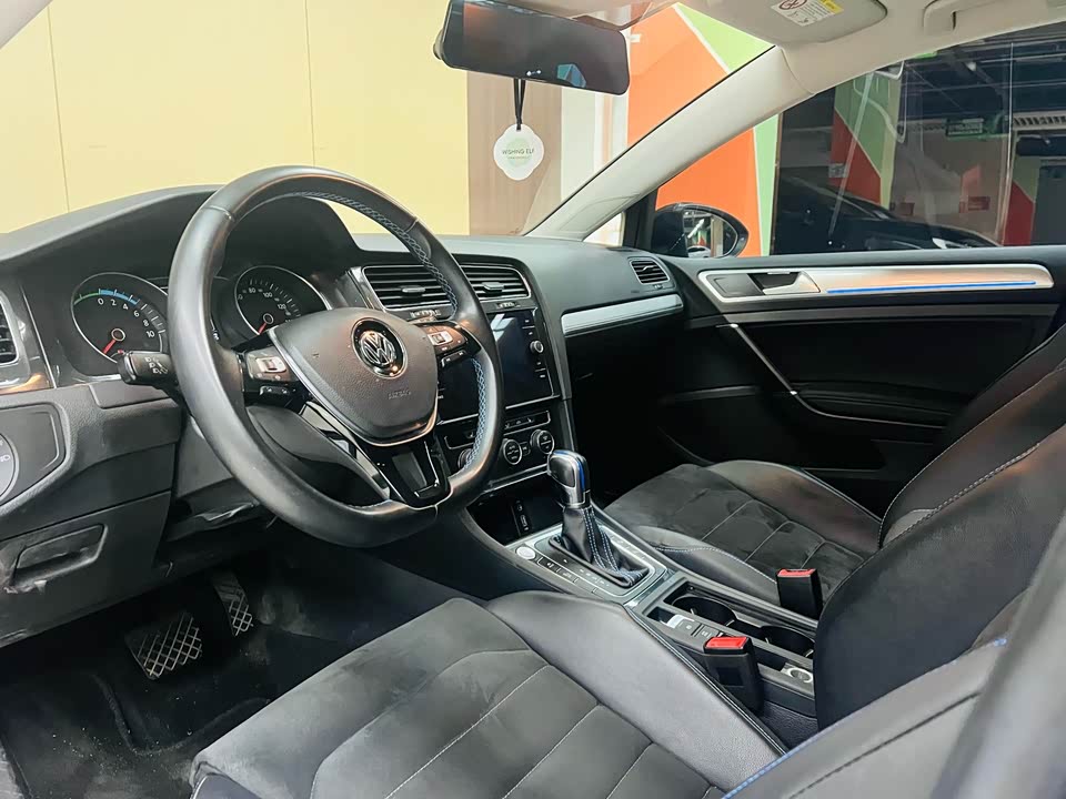 Volkswagen Golf*pure electricity Volkswagen Golf*pure electricity