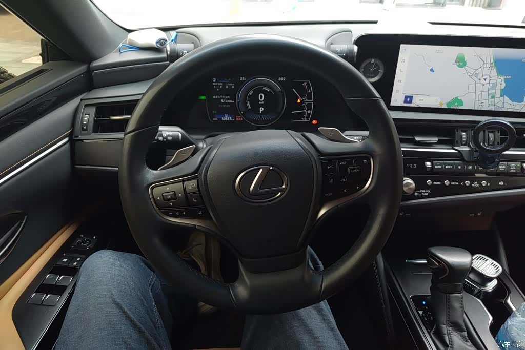 Lexus ES, 2023 15
