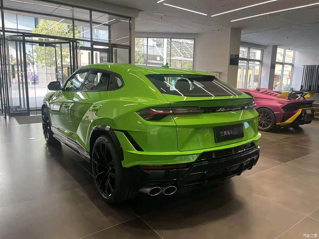 Lamborghini Urus, 2024 8