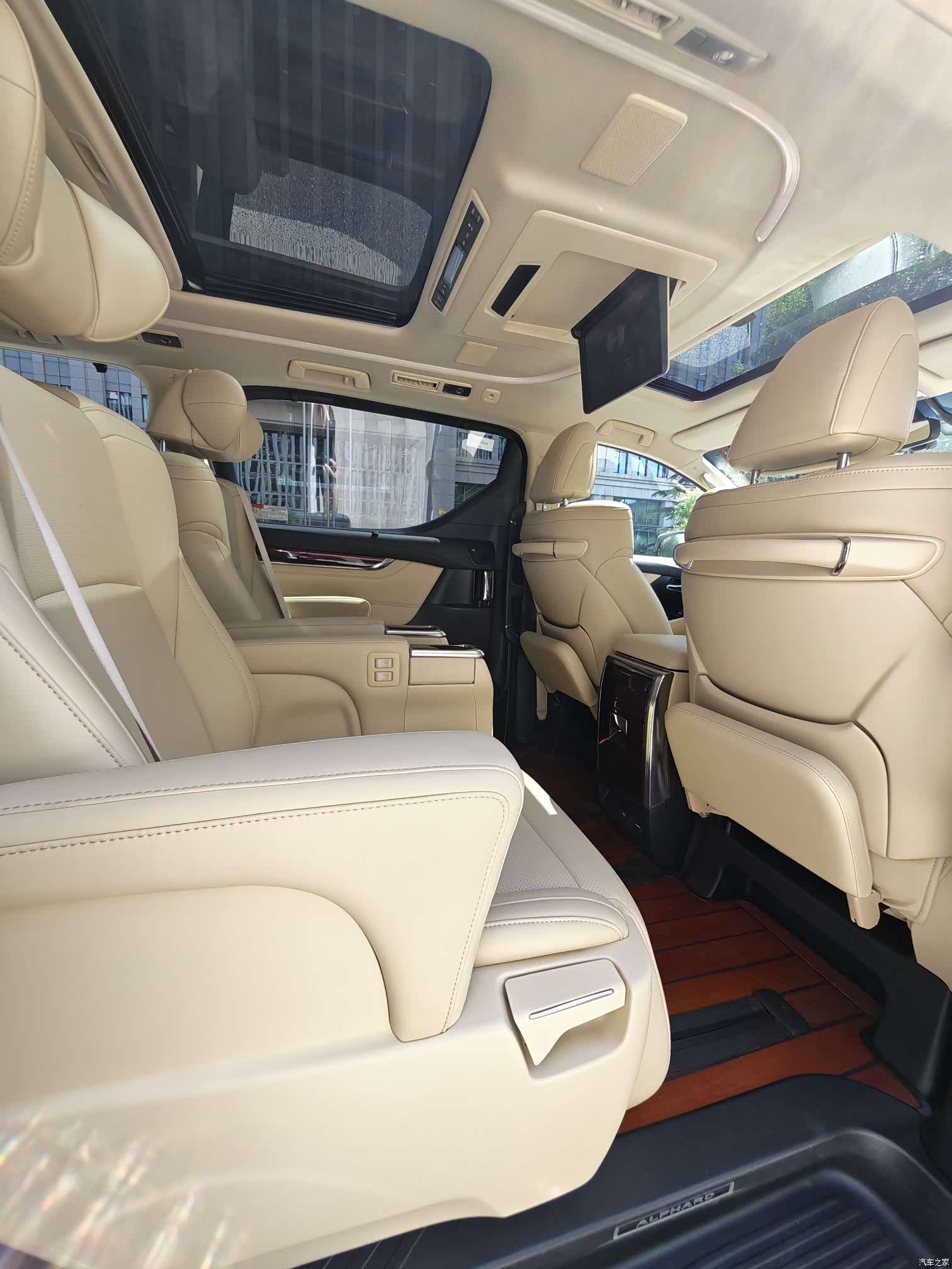 Toyota Alphard, 2016 12